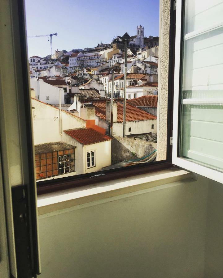 Pequeno Hostel Studio ลิสบอน ภายนอก รูปภาพ